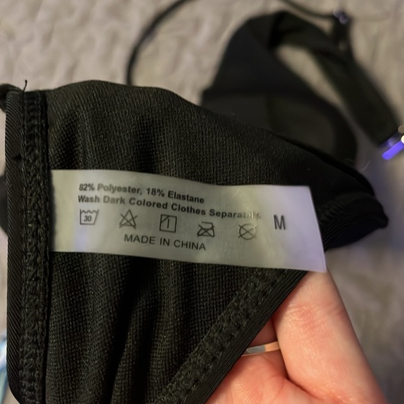 Bikini 👙 - Picture 2 of 4